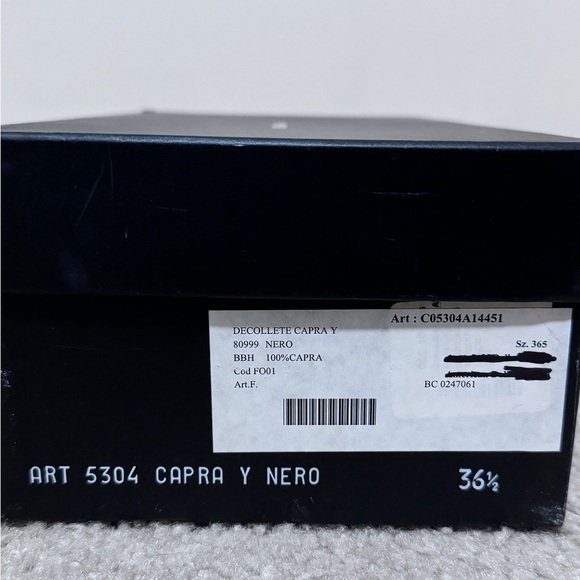 Dolce & Gabbana black leather heels - Picture 4 of 4